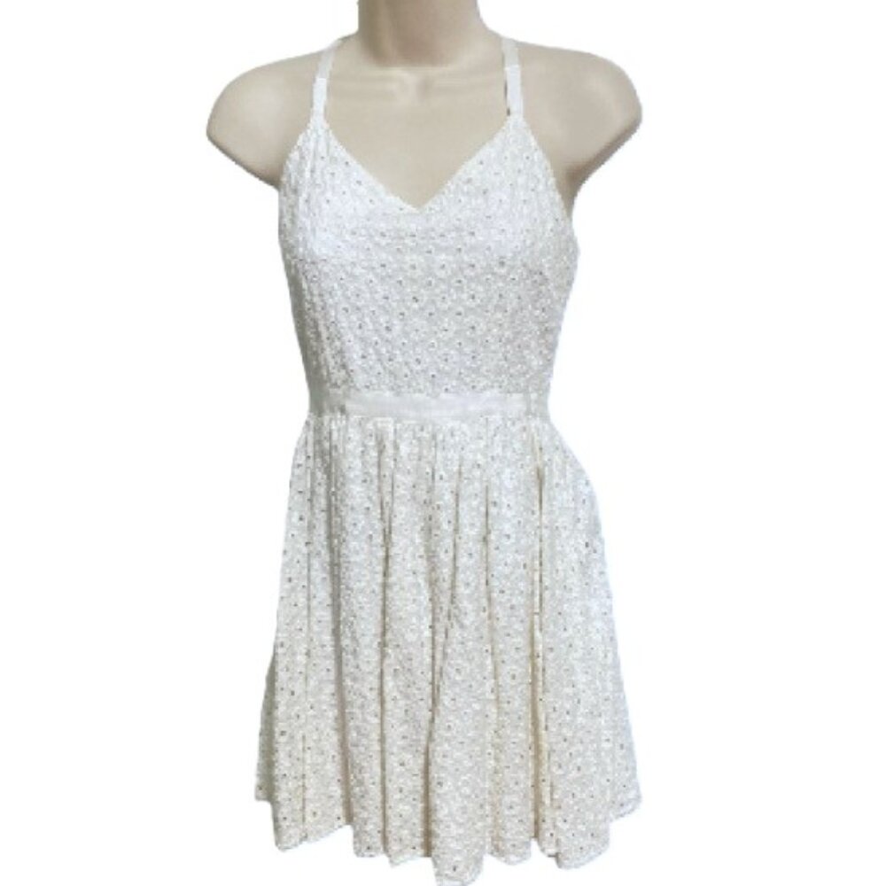 FOREVER 21 White Eyelet Floral Flowers Silhouette Mini Dress Medium